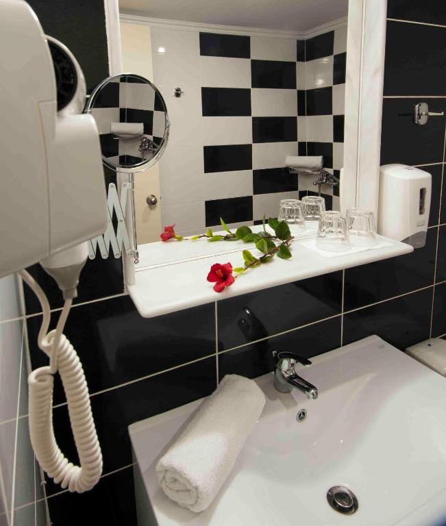 Aparthotel Sunday Life 3*