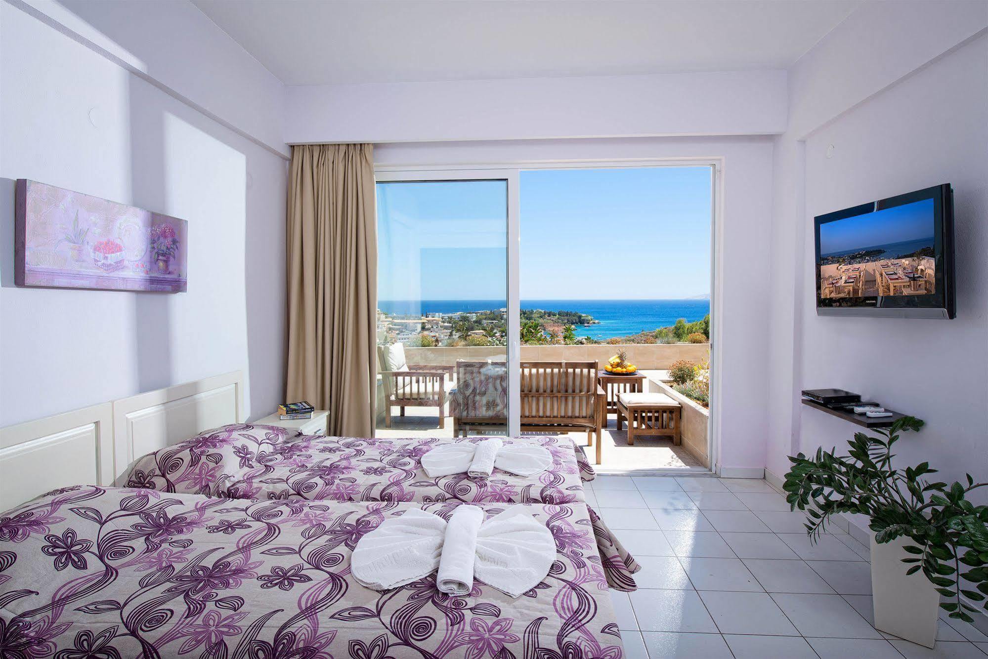 Sunday Life Agia Pelagia (Crete)