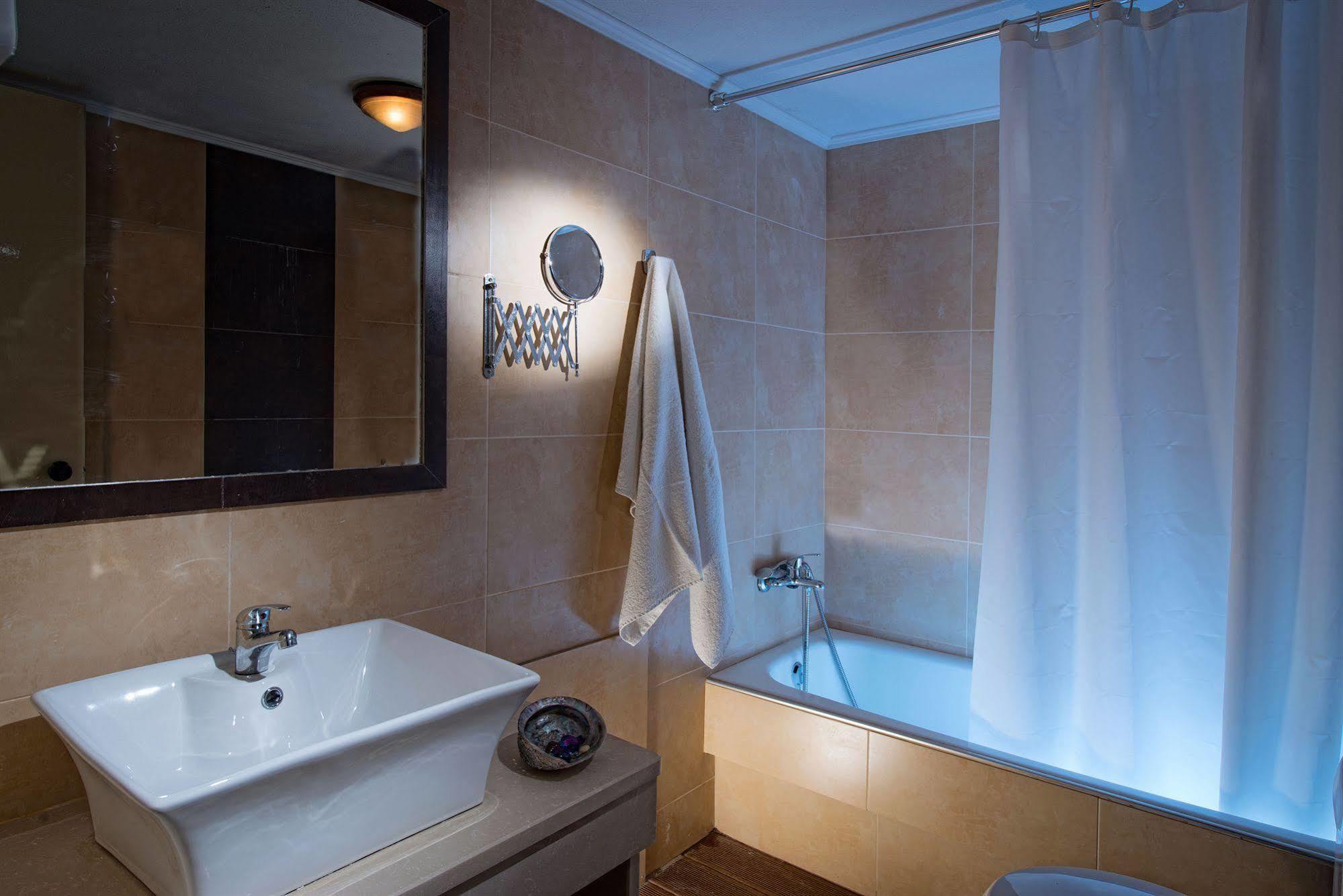 Sunday Life Aparthotel